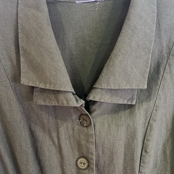 Green button down - Picture 2 of 4